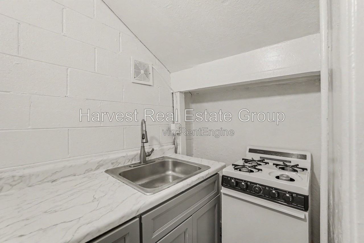 1247 23rd St - Photo 6 of 11