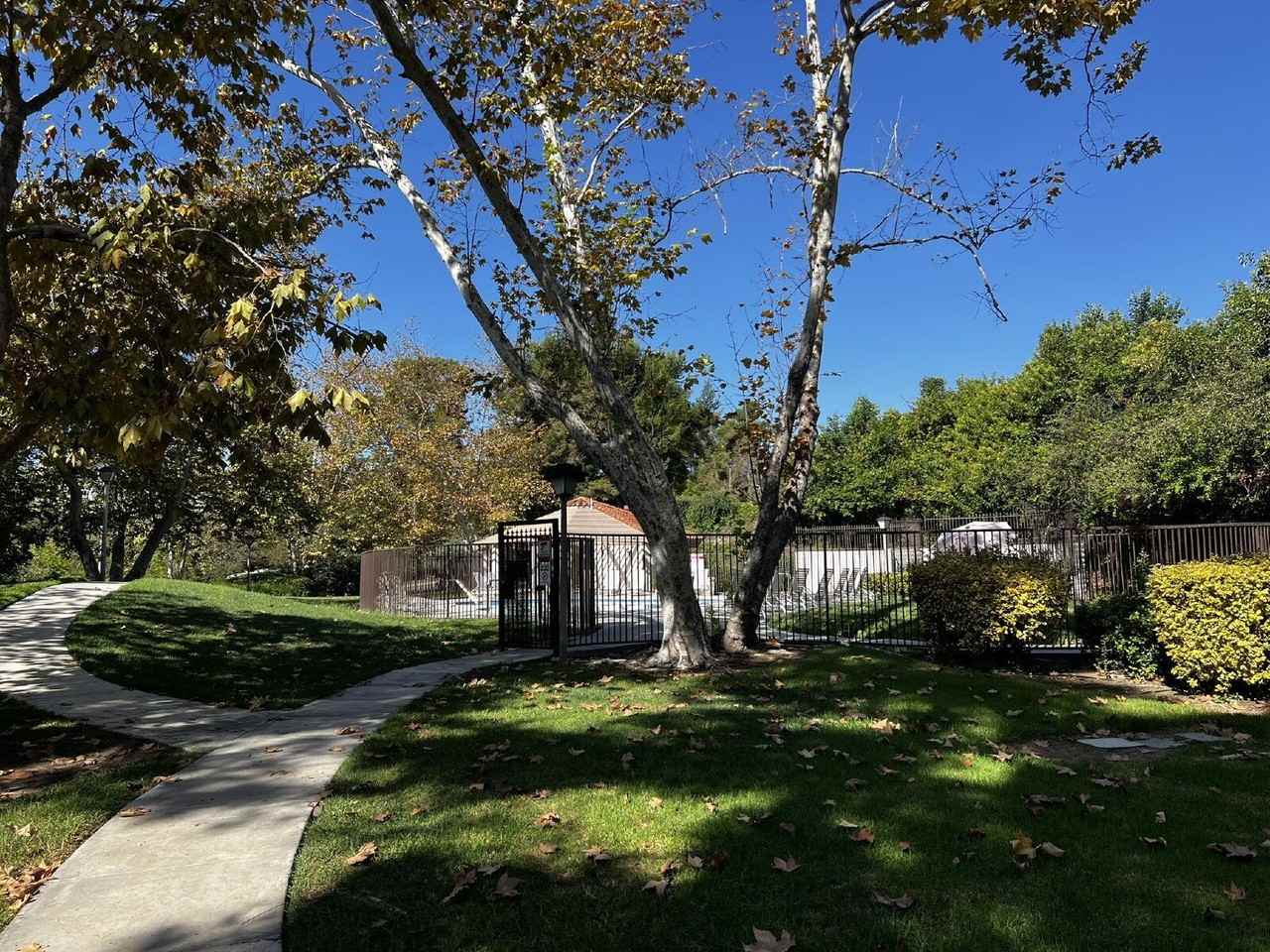 3036 Avenida Christina - Photo 4 of 50