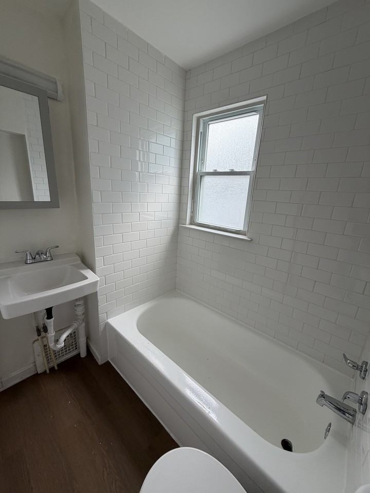 4473 W 133rd St - Photo 2 of 11