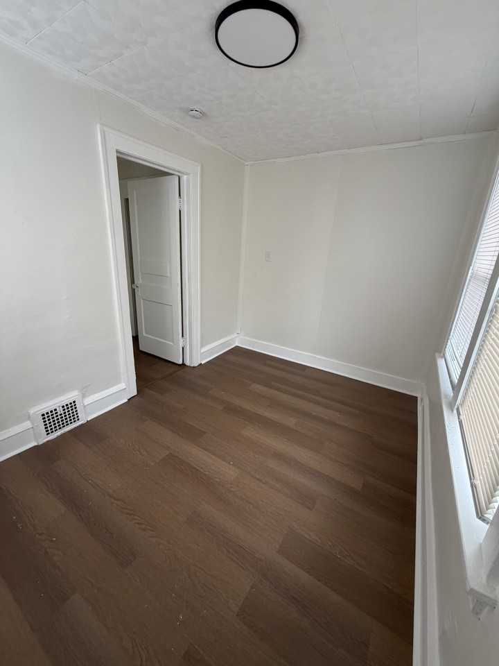 4473 W 133rd St - Photo 3 of 11
