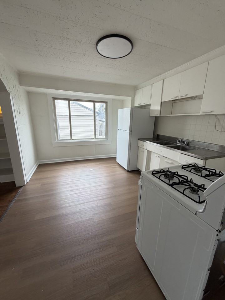 4473 W 133rd St - Photo 4 of 11