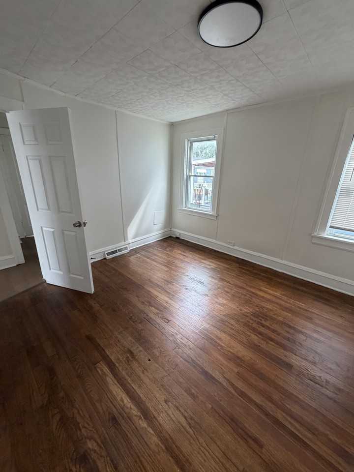4473 W 133rd St - Photo 7 of 11