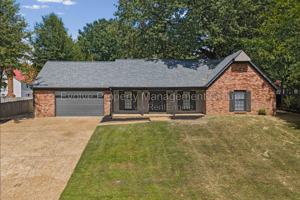 featured image of 3085 Circle Gate Dr