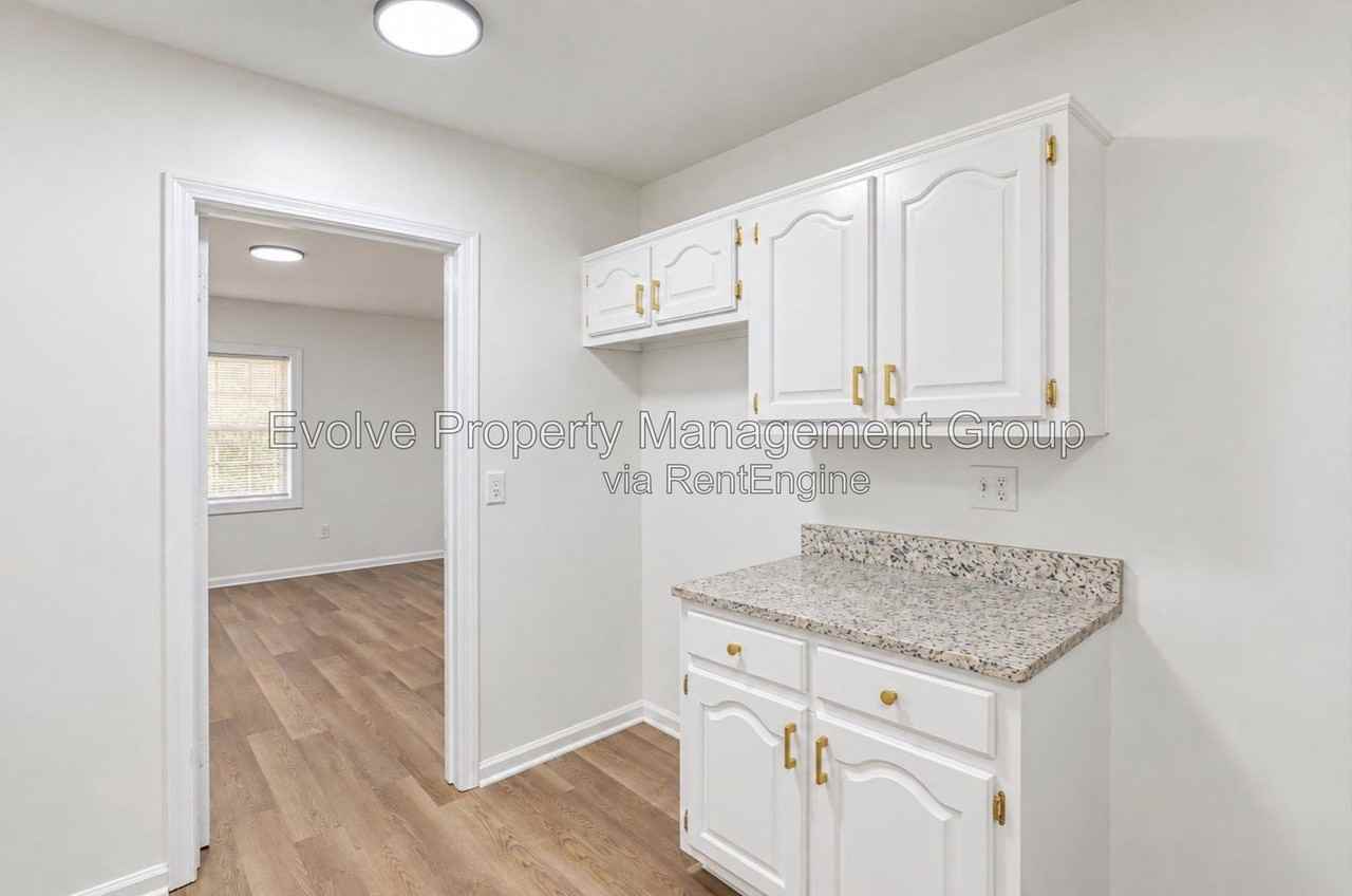 5297 Brantford Ave - Photo 6 of 25