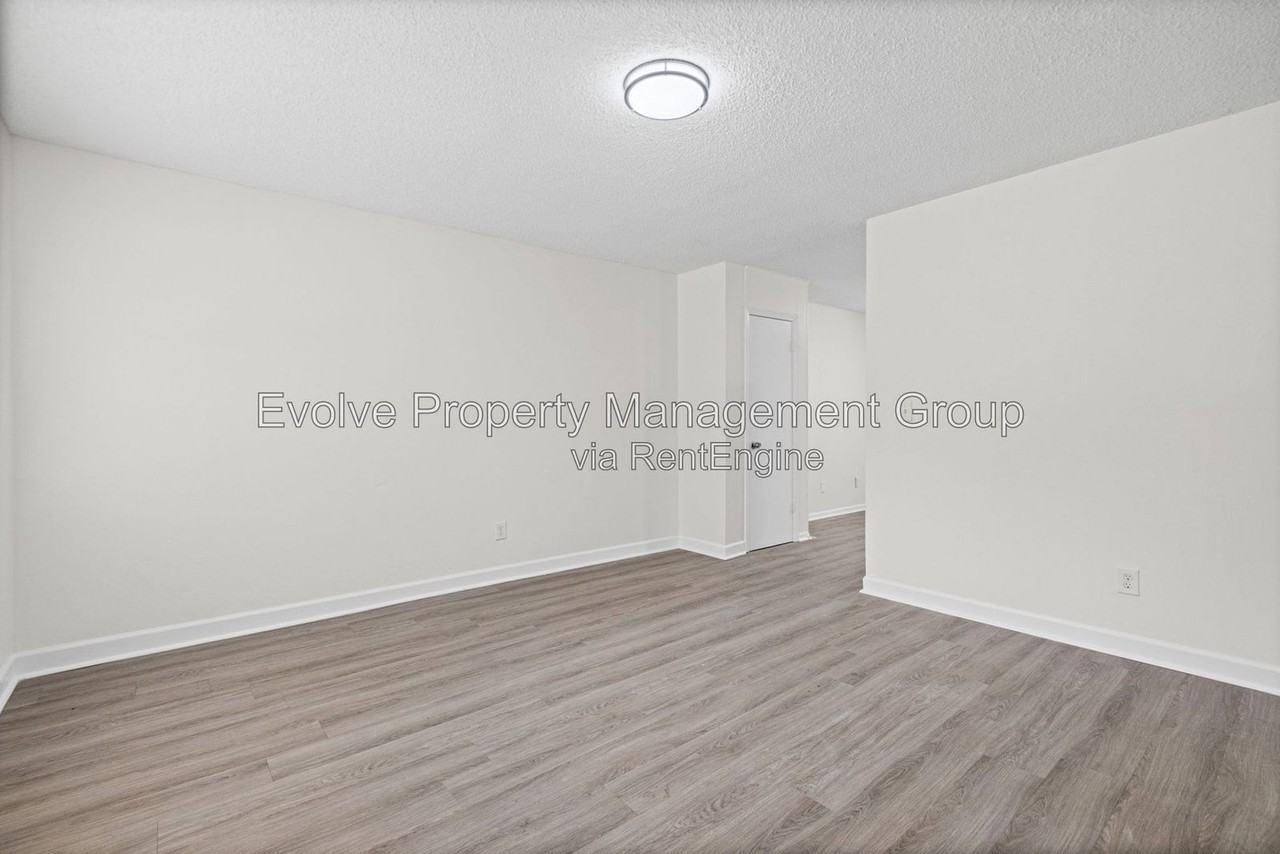 4537 Whiteside St - Photo 3 of 18