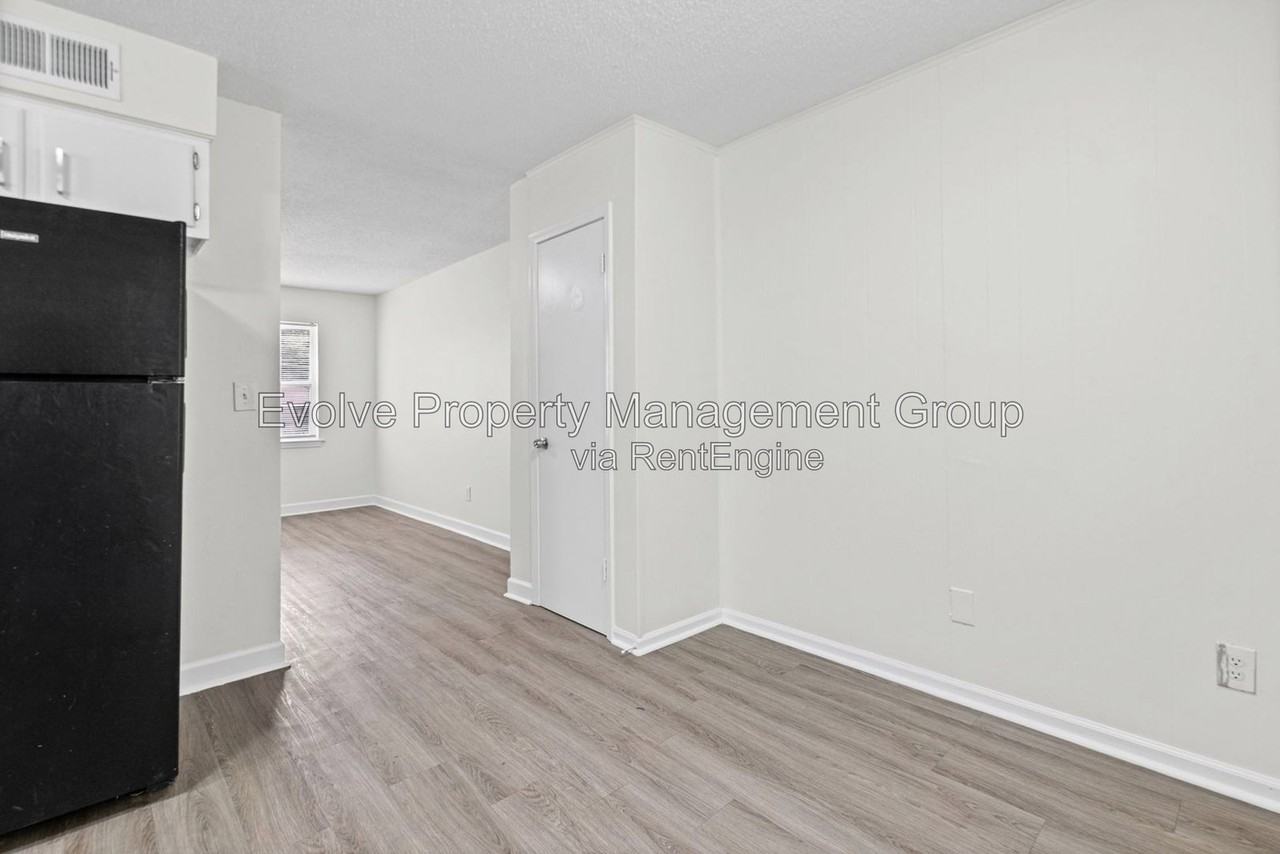 4537 Whiteside St - Photo 7 of 18