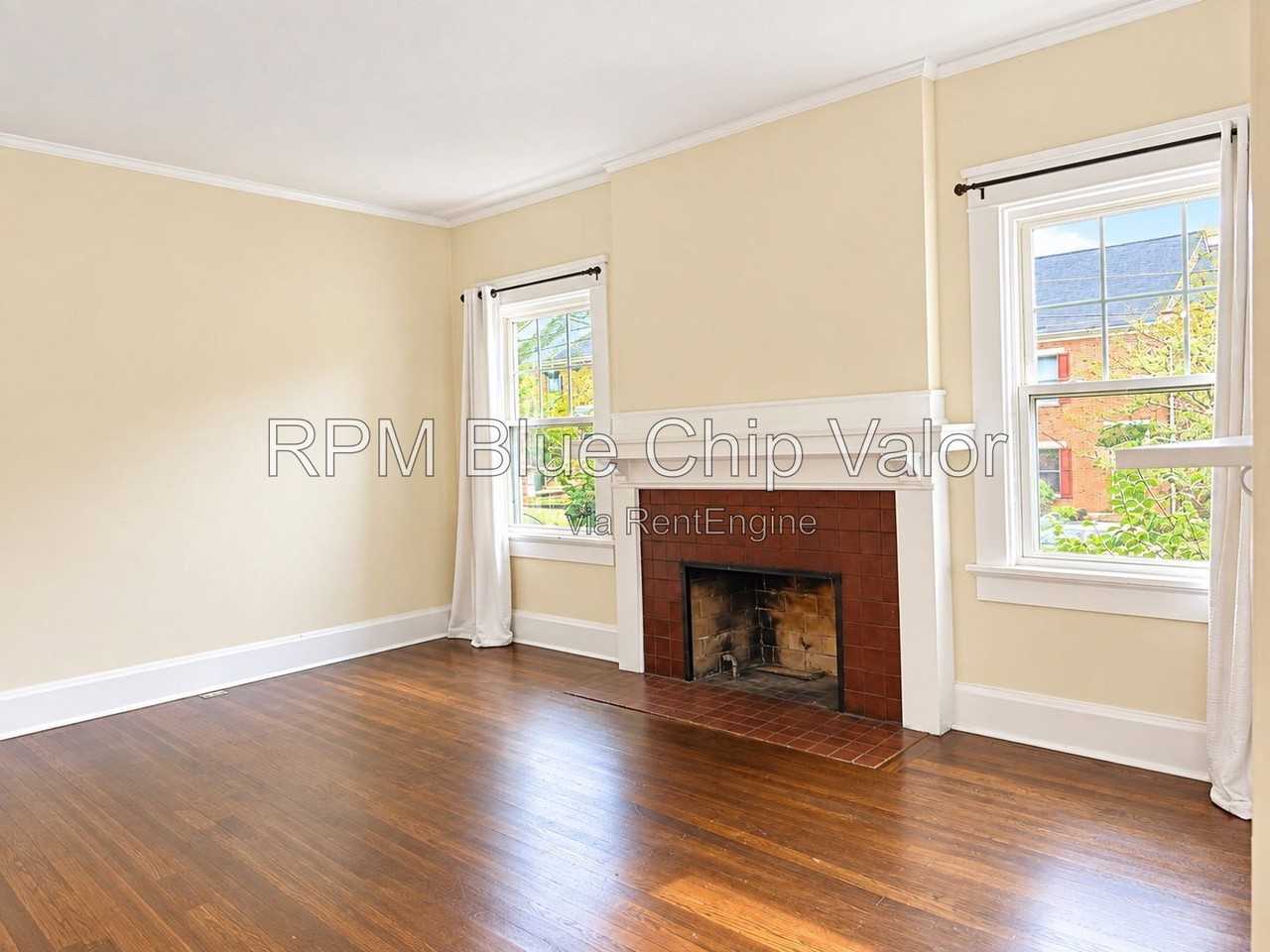 2515 Hackberry St #1 - Photo 2 of 14