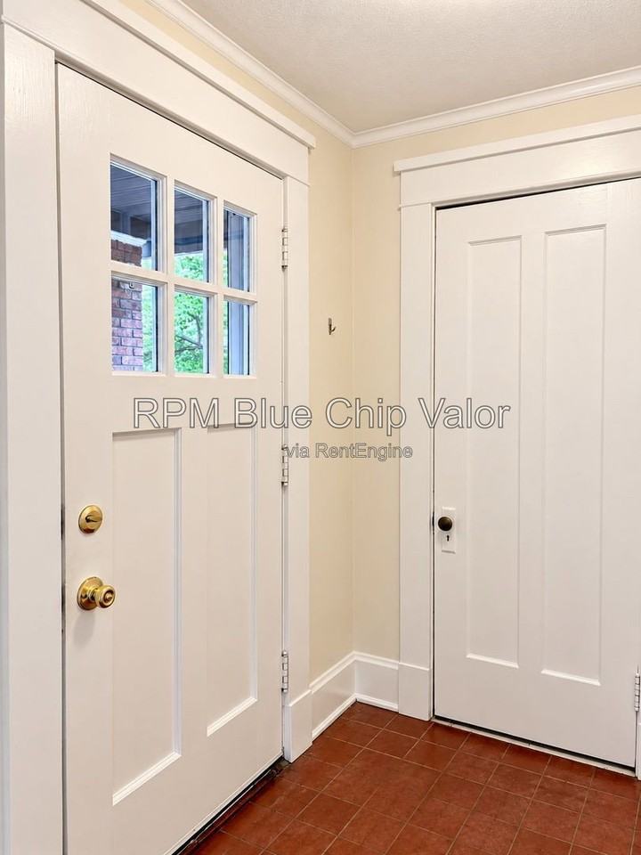 2515 Hackberry St #1 - Photo 5 of 14