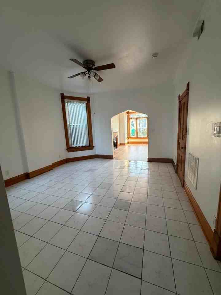 2734 W Haddon Ave #2 - Photo 4 of 14