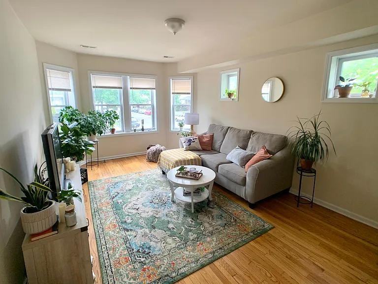 3578 W Lyndale St #1 - Photo 3 of 13
