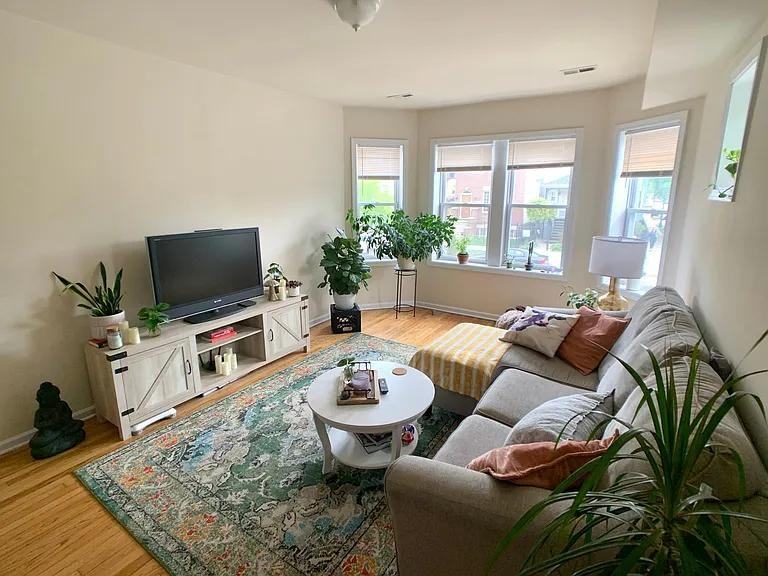 3578 W Lyndale St #1 - Photo 4 of 13