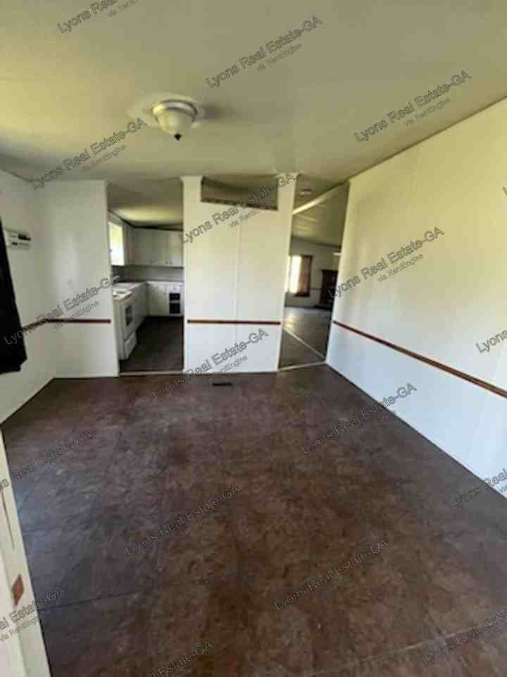 906 Pleasantdale Cir - Photo 2 of 12