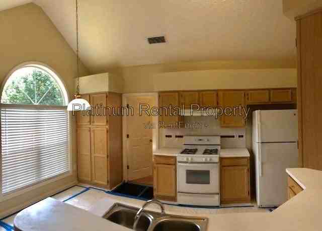 105 Riversong Dr - Photo 7 of 47