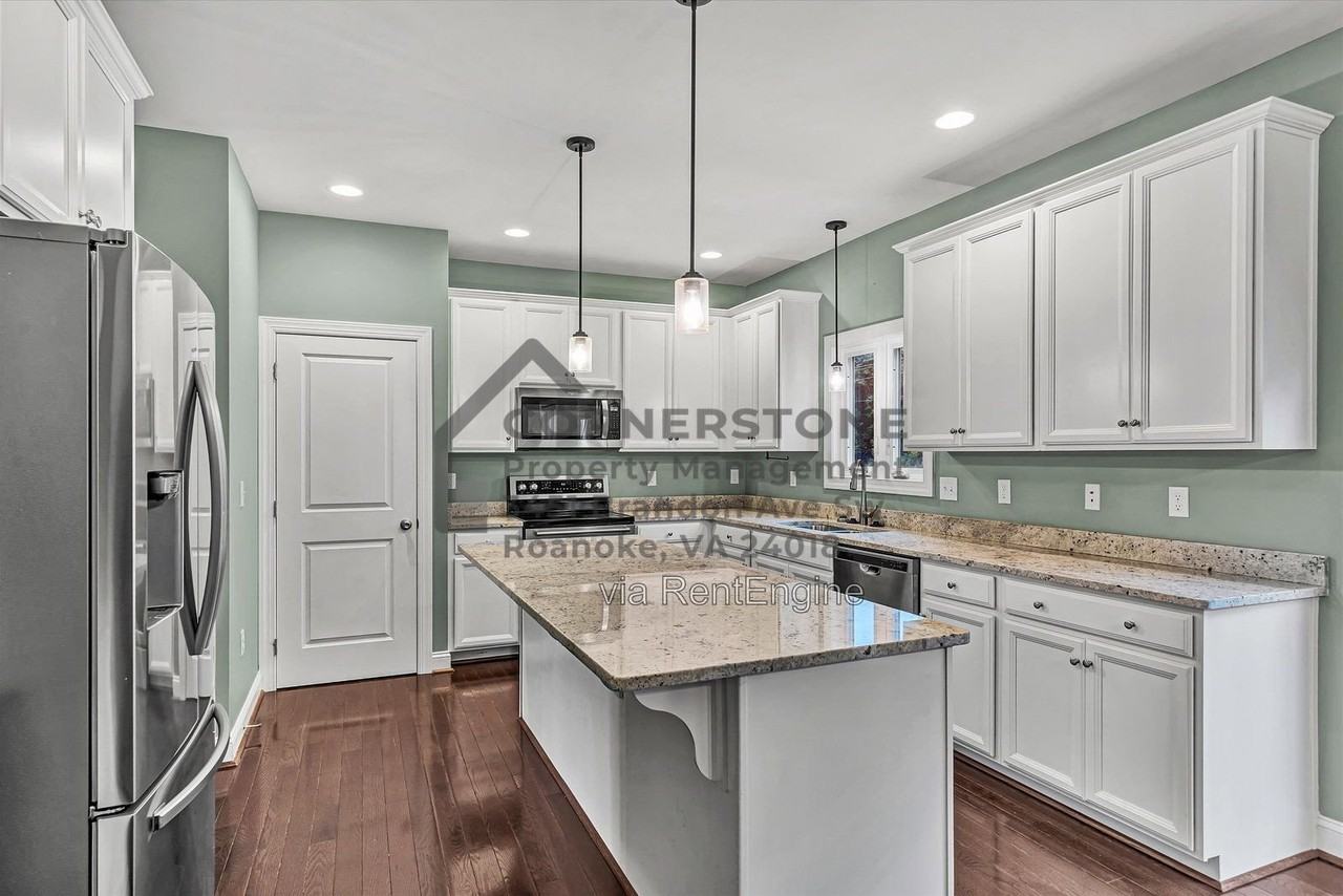 2737 Russlen Dr - Photo 4 of 40