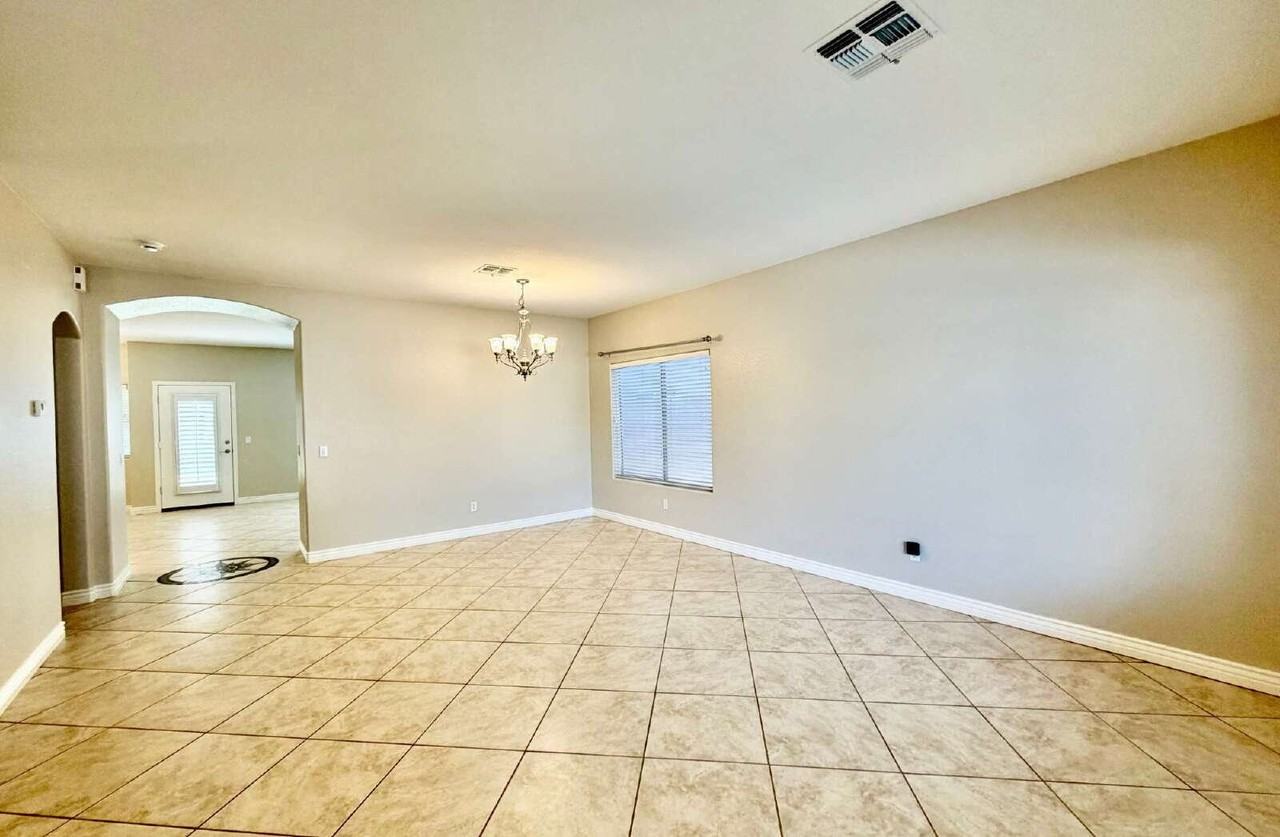 7727 W Via Del Sol - Photo 2 of 31
