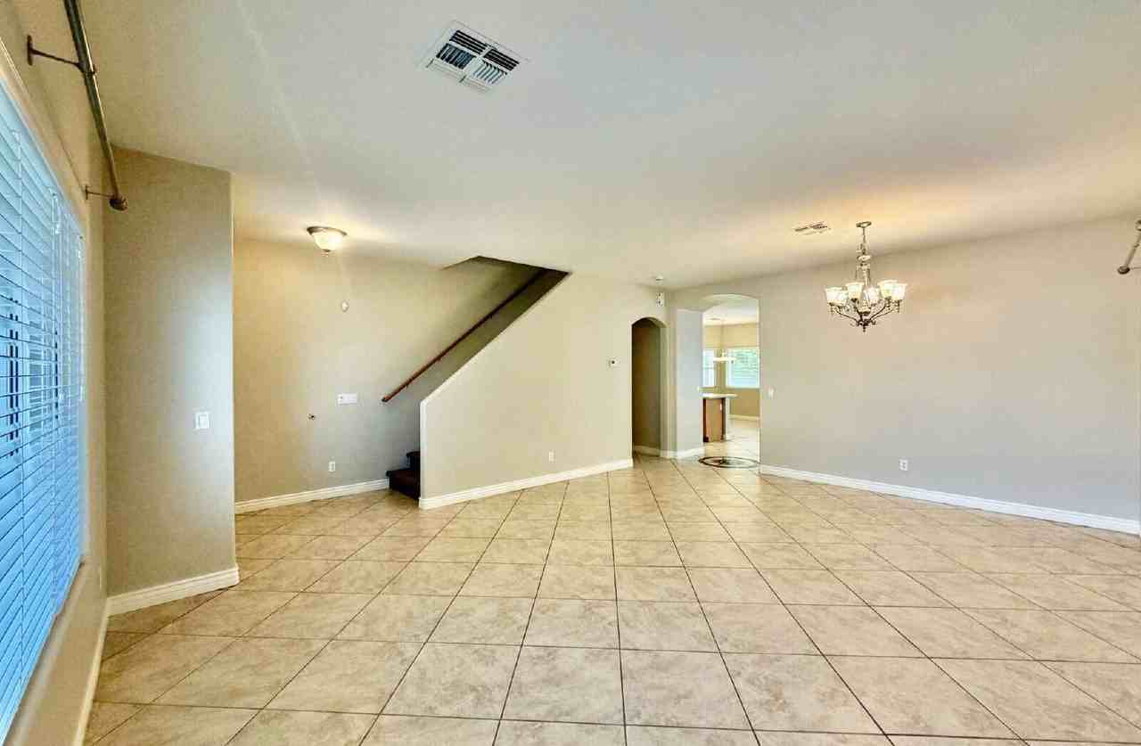 7727 W Via Del Sol - Photo 3 of 31