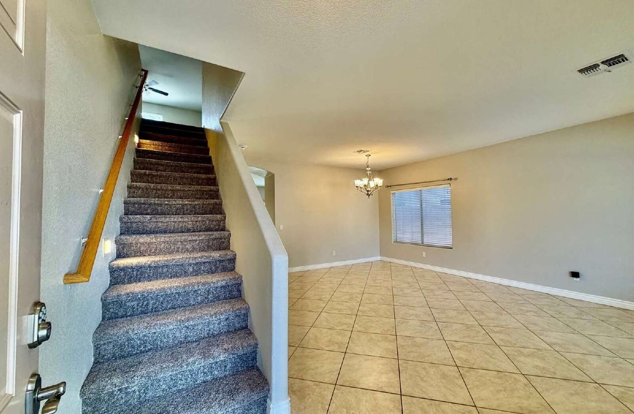 7727 W Via Del Sol - Photo 4 of 31