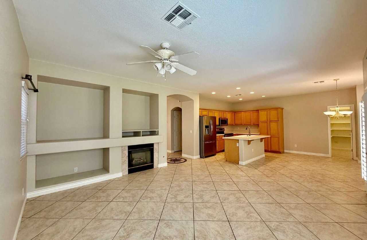 7727 W Via Del Sol - Photo 5 of 31