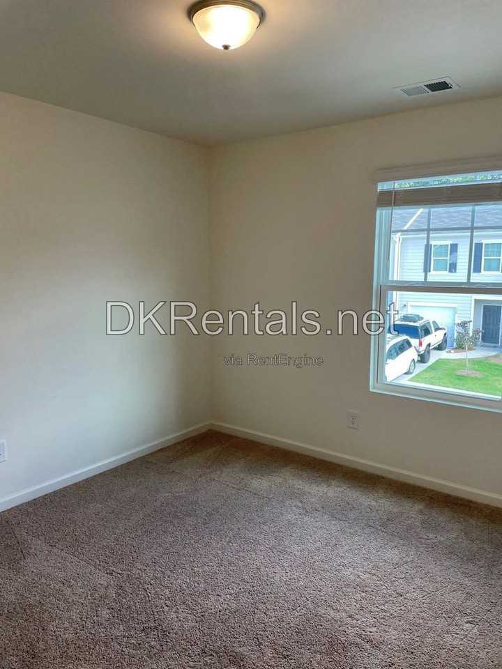 229 Grand Central Way - Photo 4 of 13