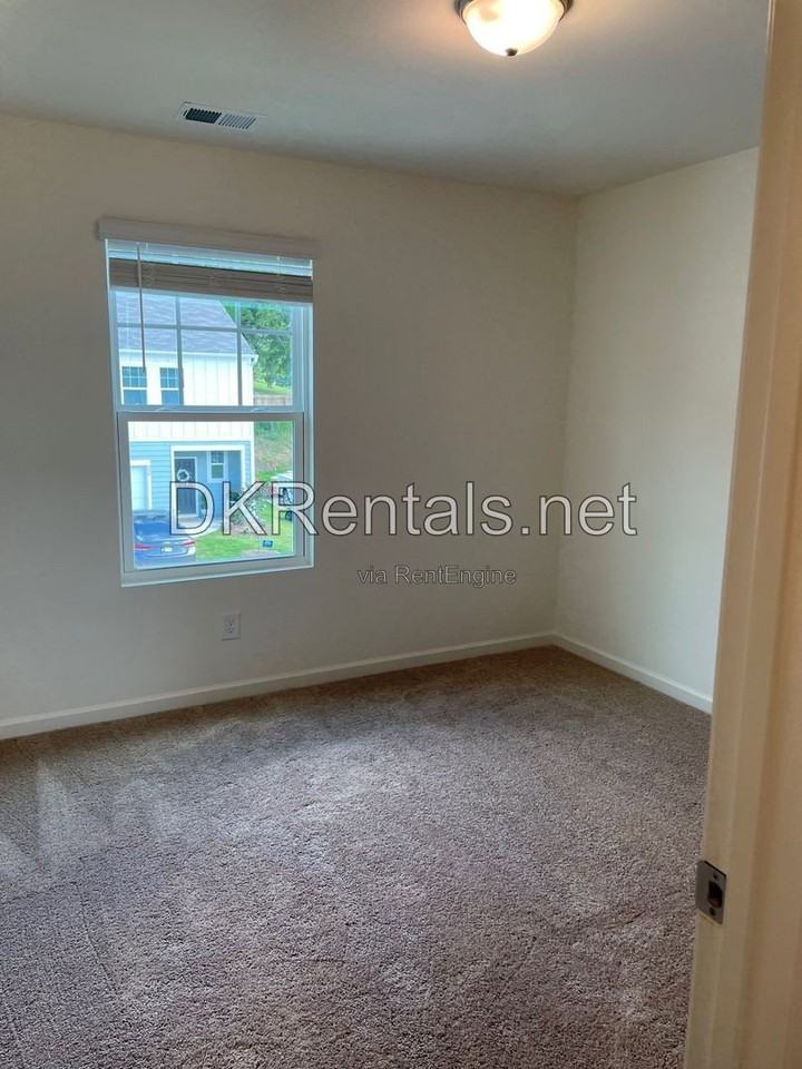 229 Grand Central Way - Photo 5 of 13