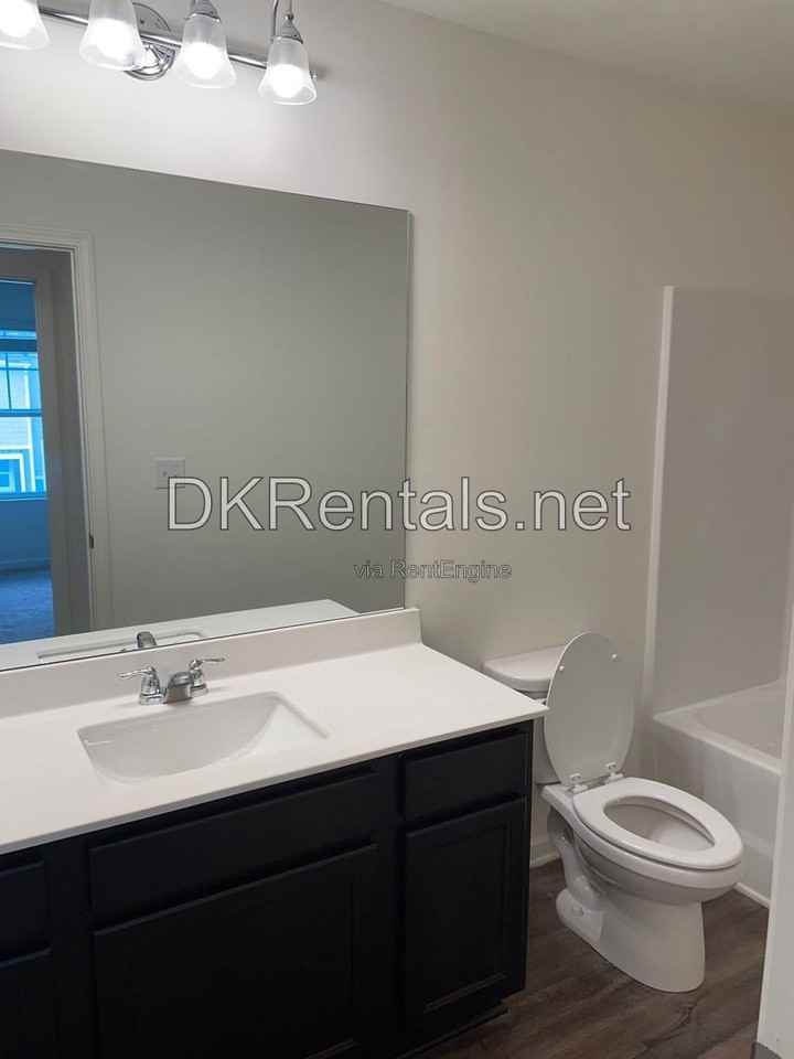 229 Grand Central Way - Photo 6 of 13