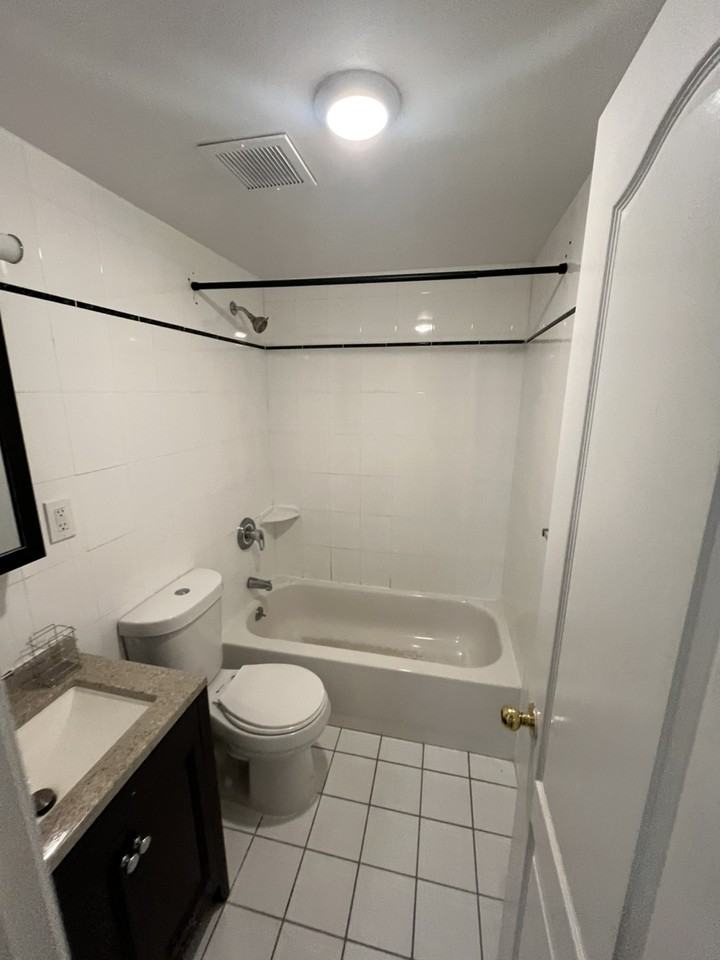 101-44 106th St - Photo 2 of 6