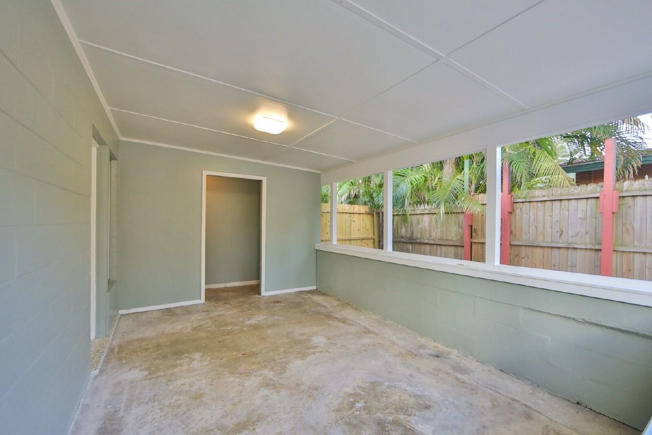 14160 Victoria Rd - Photo 3 of 32