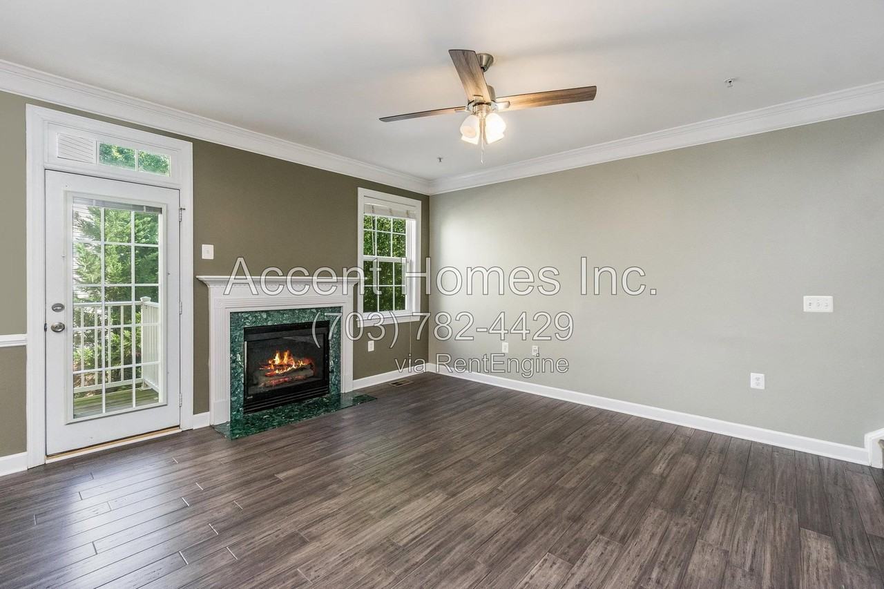 13570 Davinci Ln #79 - Photo 4 of 40