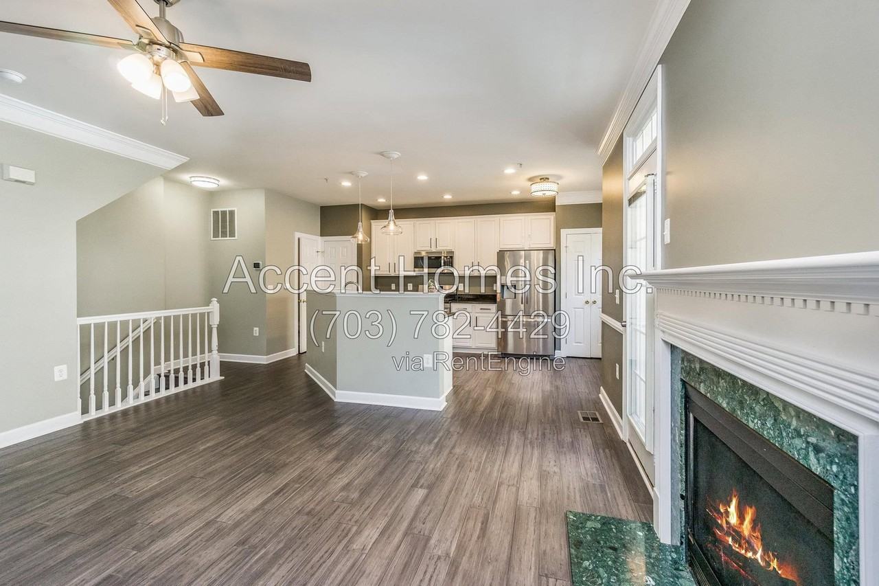13570 Davinci Ln #79 - Photo 7 of 40
