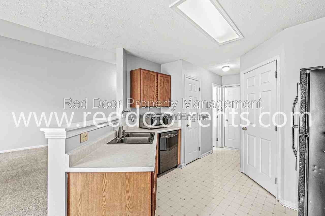 402 Kimbrough Ln - Photo 3 of 28