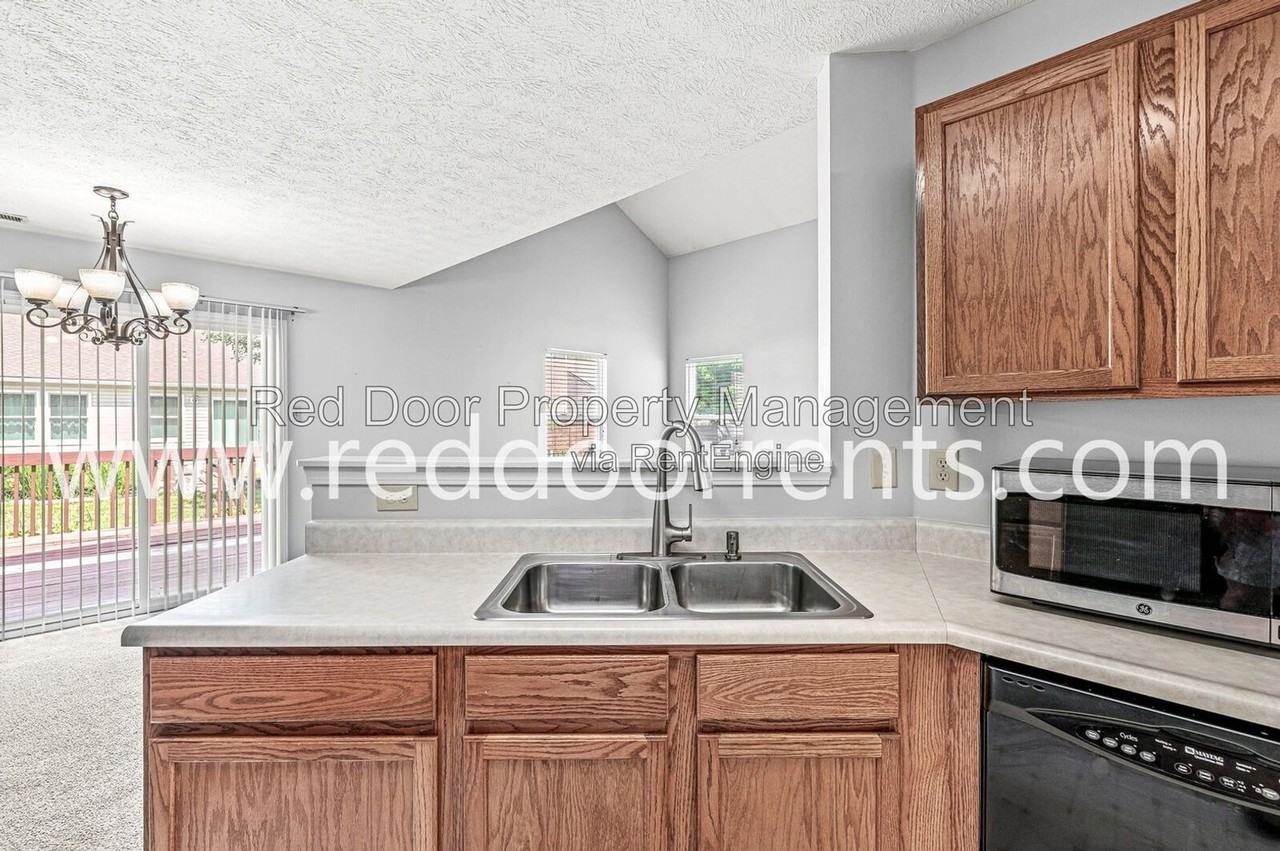 402 Kimbrough Ln - Photo 4 of 28