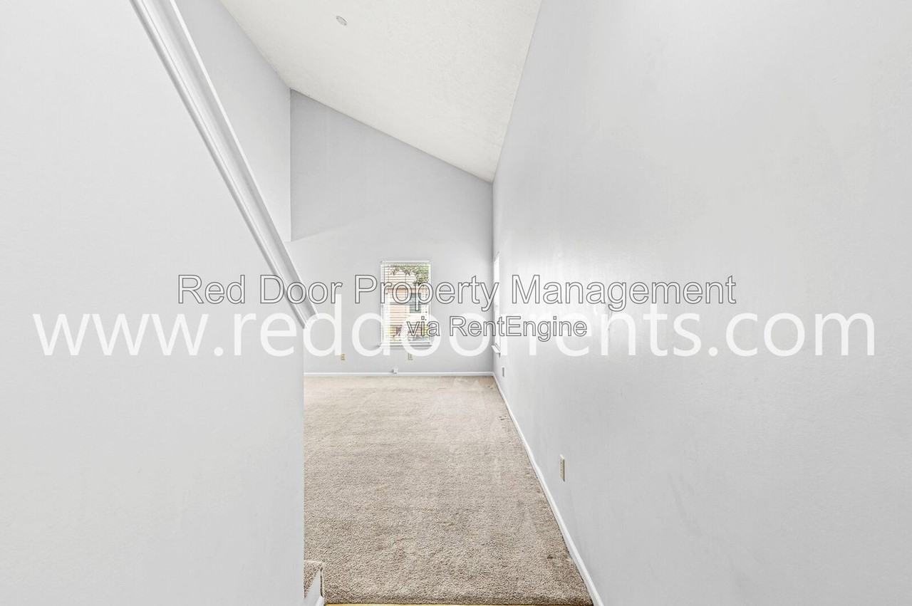 402 Kimbrough Ln - Photo 5 of 28