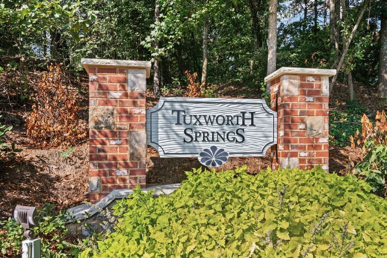 814 Tuxworth Cir - Photo 3 of 38