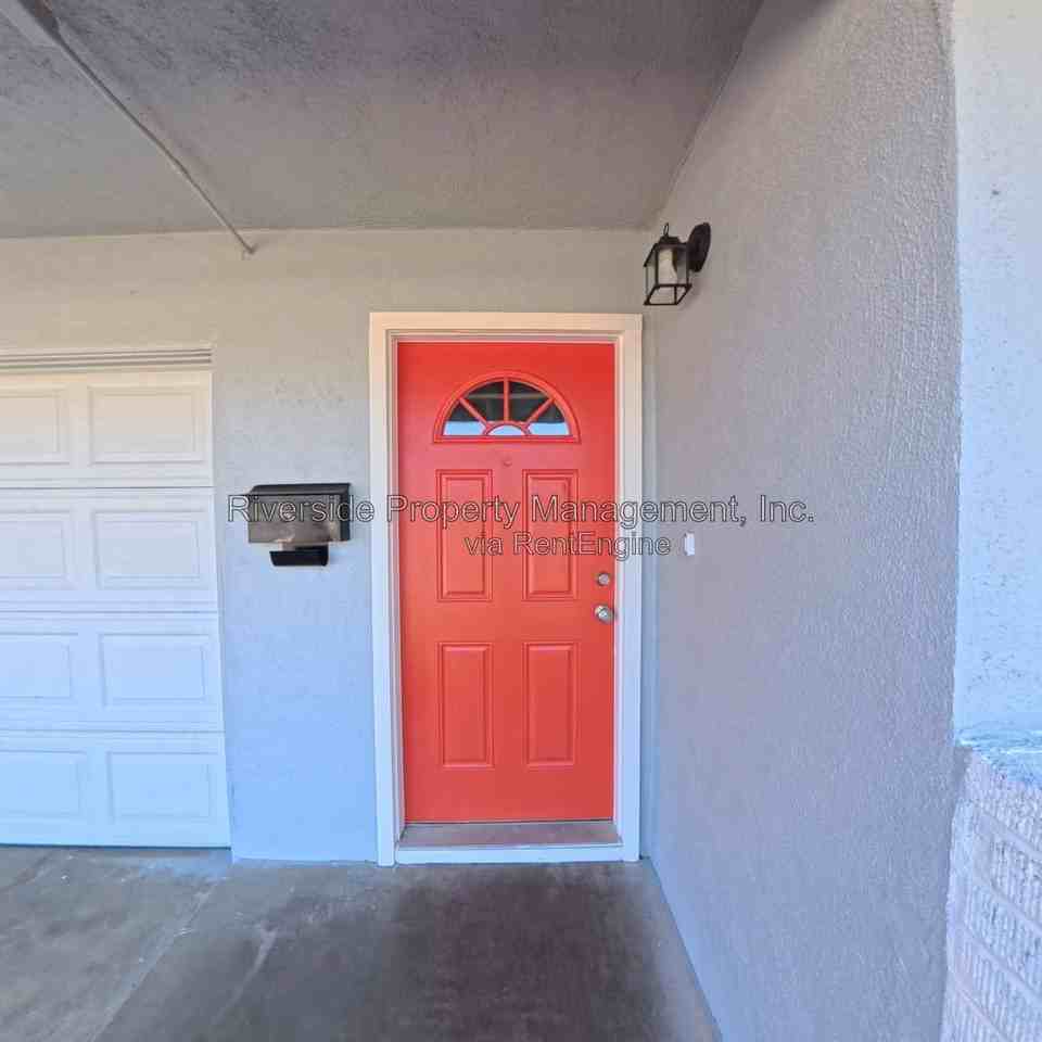 4084 Saint George Pl - Photo 3 of 29