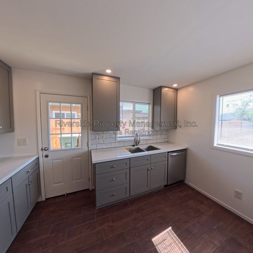 4084 Saint George Pl - Photo 6 of 29