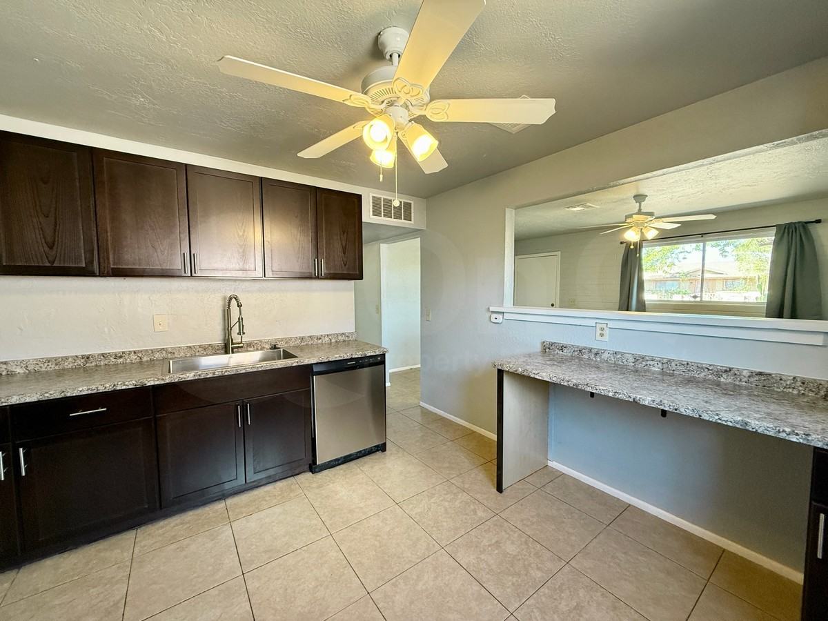 2013 E Nancy Ln - Photo 4 of 19