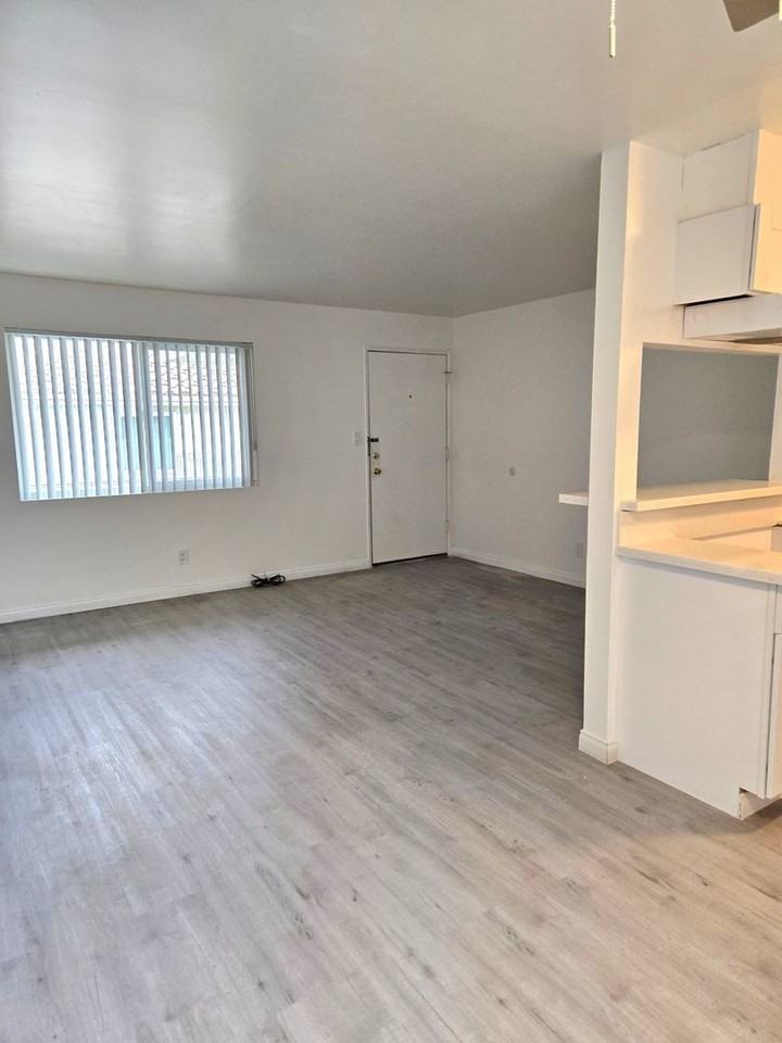 1831 Grant Ave #2A - Photo 4 of 5