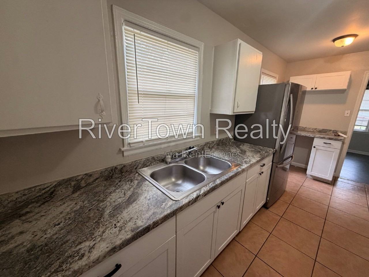 493 Holiday Rd - Photo 3 of 13