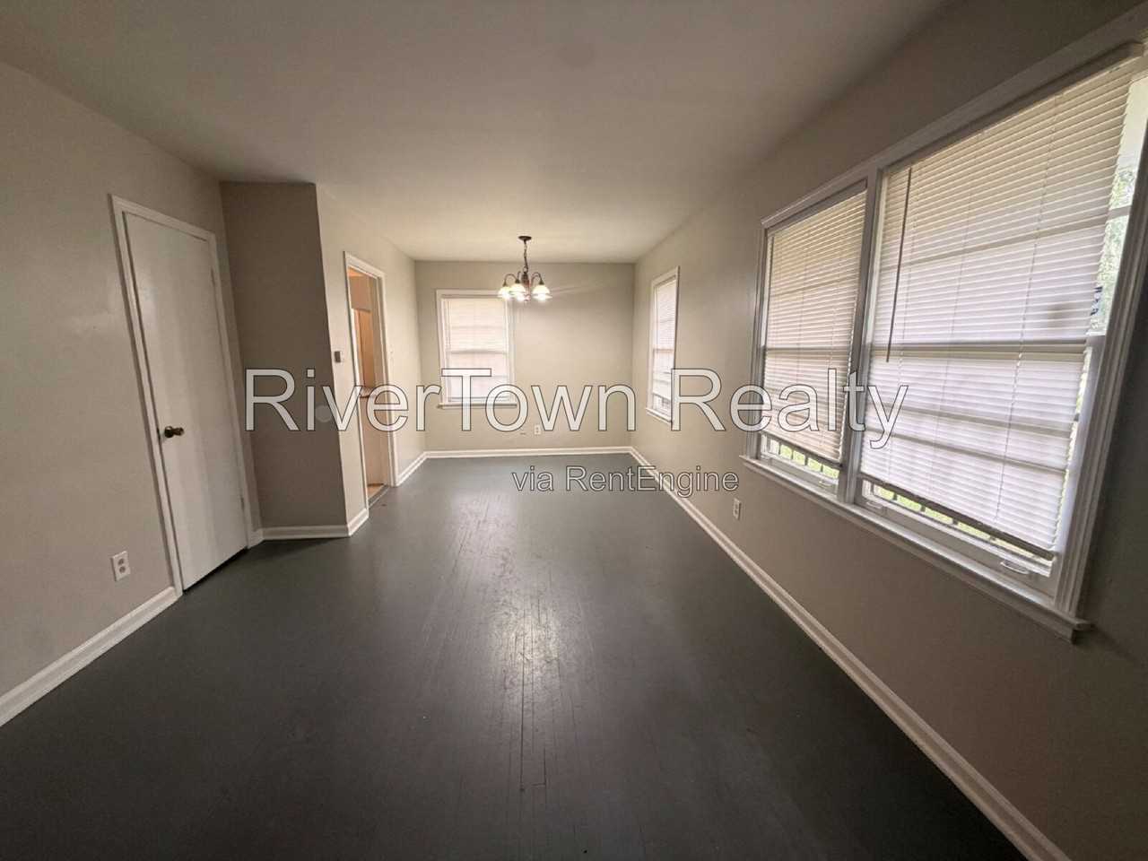 493 Holiday Rd - Photo 7 of 13