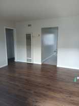 937 E 108th St #9 - Photo 1 of 1