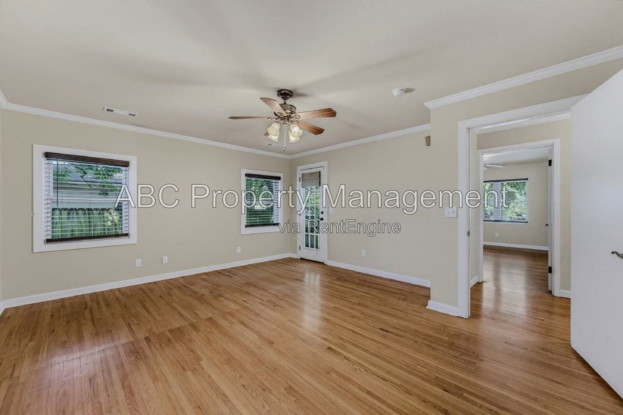 911 Eicher Ave - Photo 7 of 22