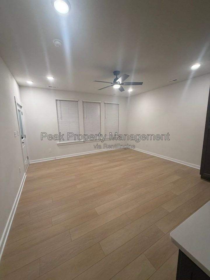 3446 Carlton St #6B - Photo 2 of 23