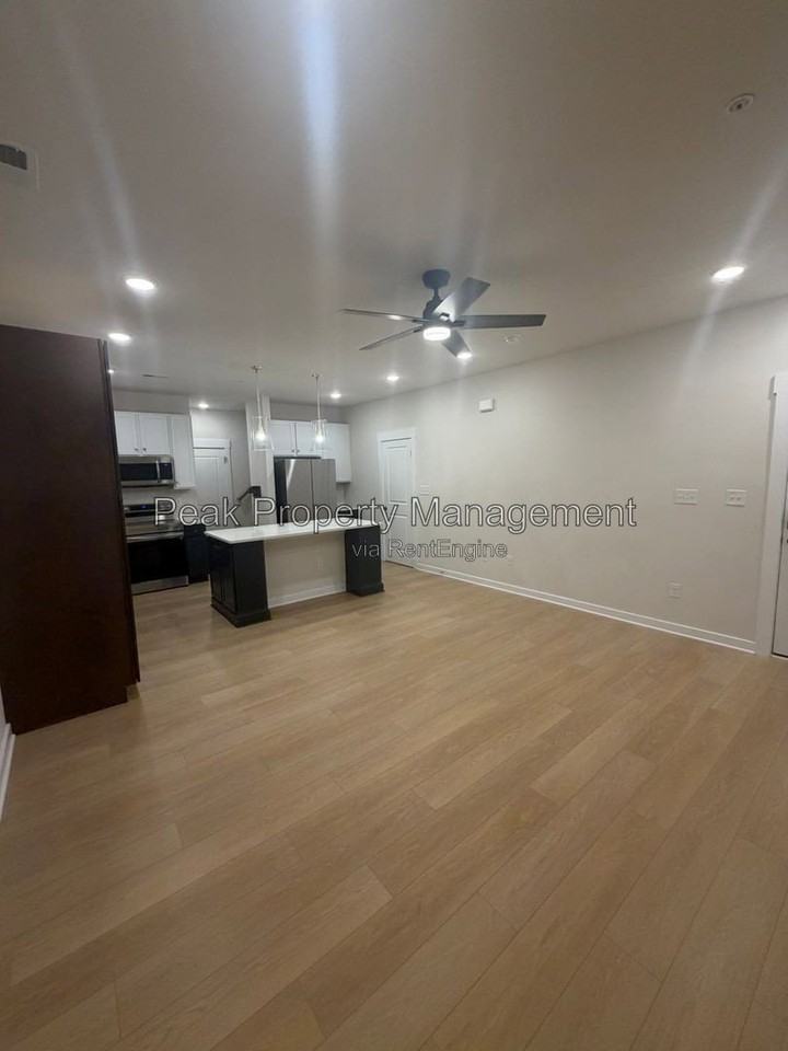 3446 Carlton St #6B - Photo 4 of 23