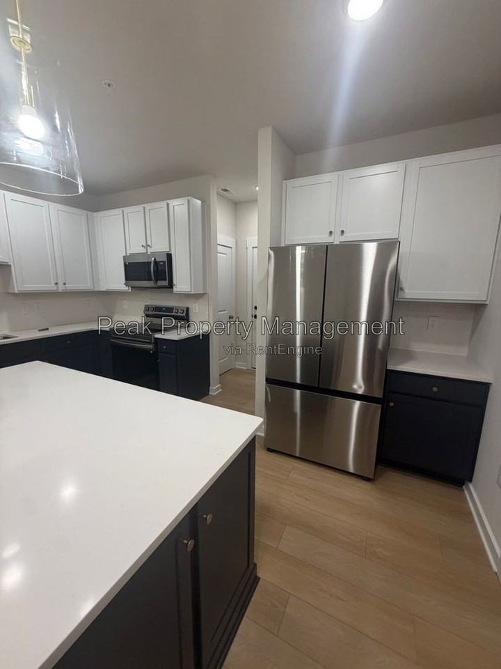 3446 Carlton St #6B - Photo 5 of 23