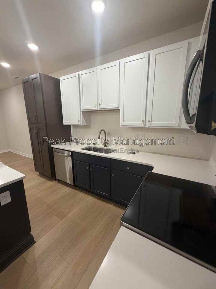 3446 Carlton St #6B - Photo 6 of 23