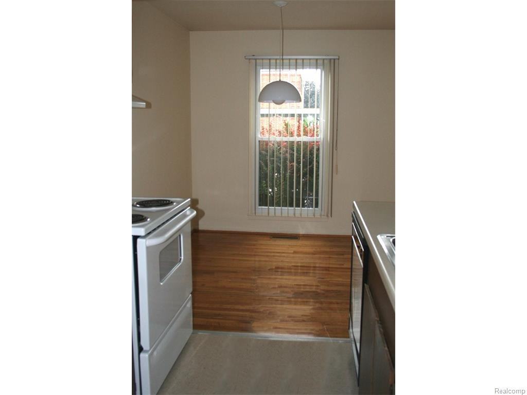 5056 Mansfield Ave - Photo 3 of 12