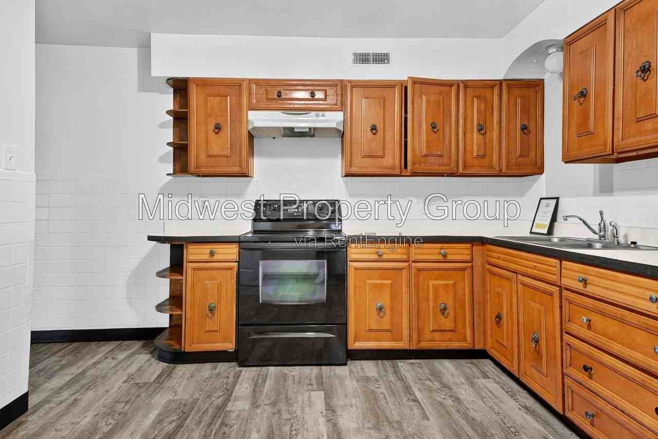 8327 Sunbury Ave - Photo 5 of 15