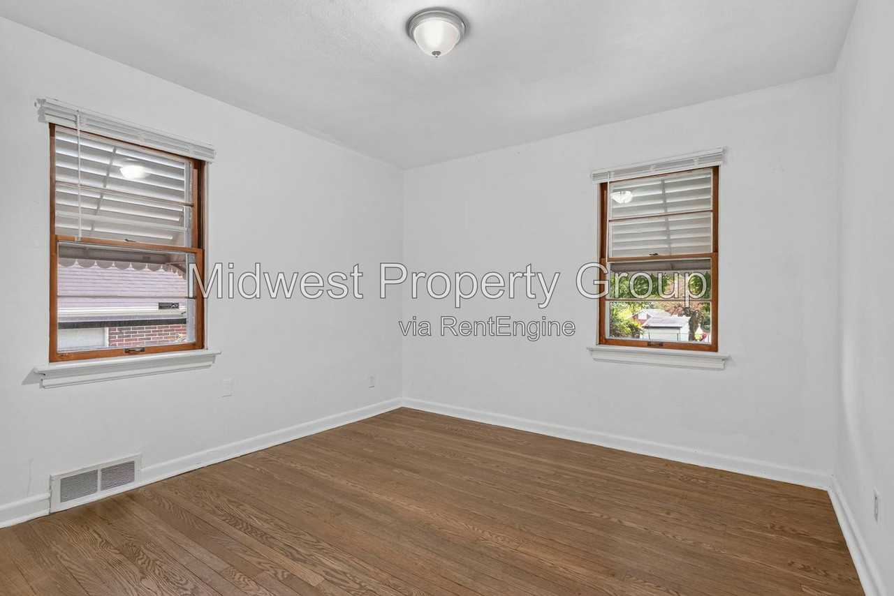 8327 Sunbury Ave - Photo 6 of 15