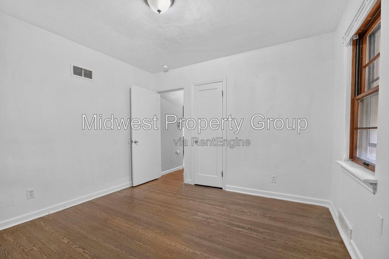 8327 Sunbury Ave - Photo 7 of 15