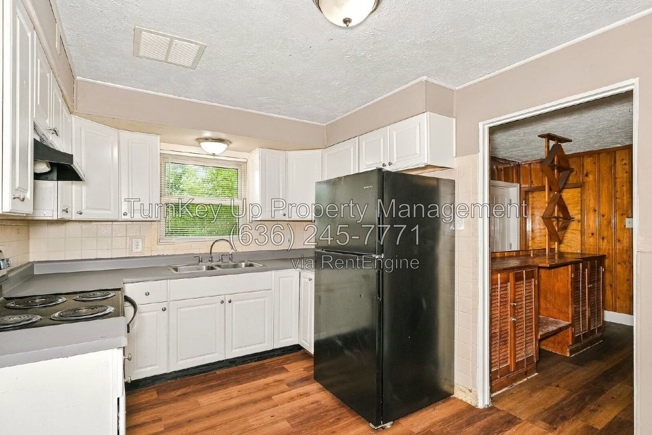 9922 Norwich Dr - Photo 3 of 20